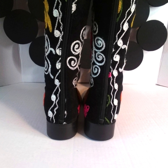Turkish Hand Embroidered Black Boots...size 40 - Picture 9 of 11